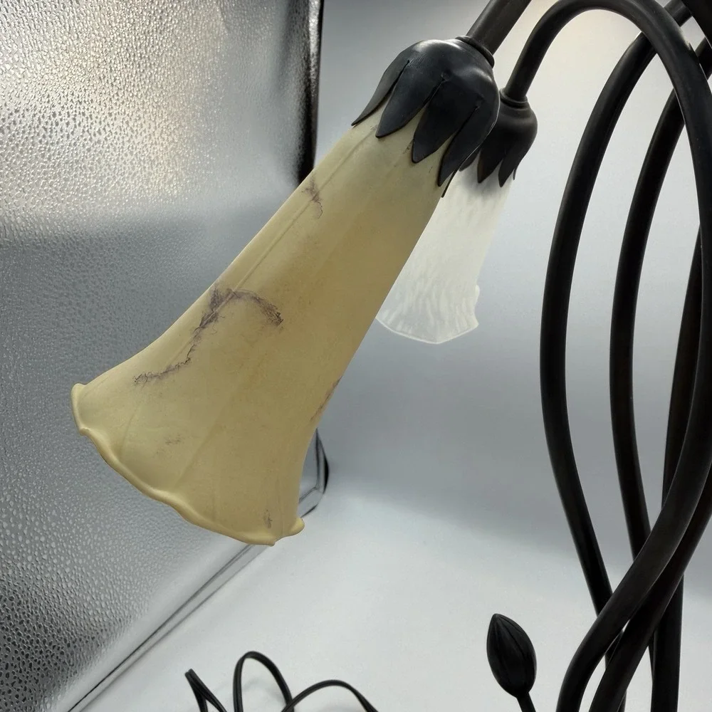 Tiffany Style White Floral Desk Lamp 17